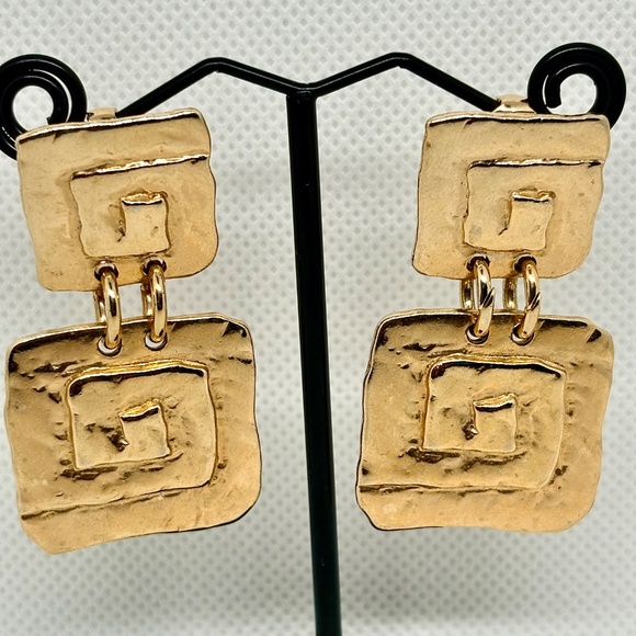 Vintage Parklane Hammered Gold Geometric Dangle Earrings, 70s to 80s Jewelry - Picture 4 of 8